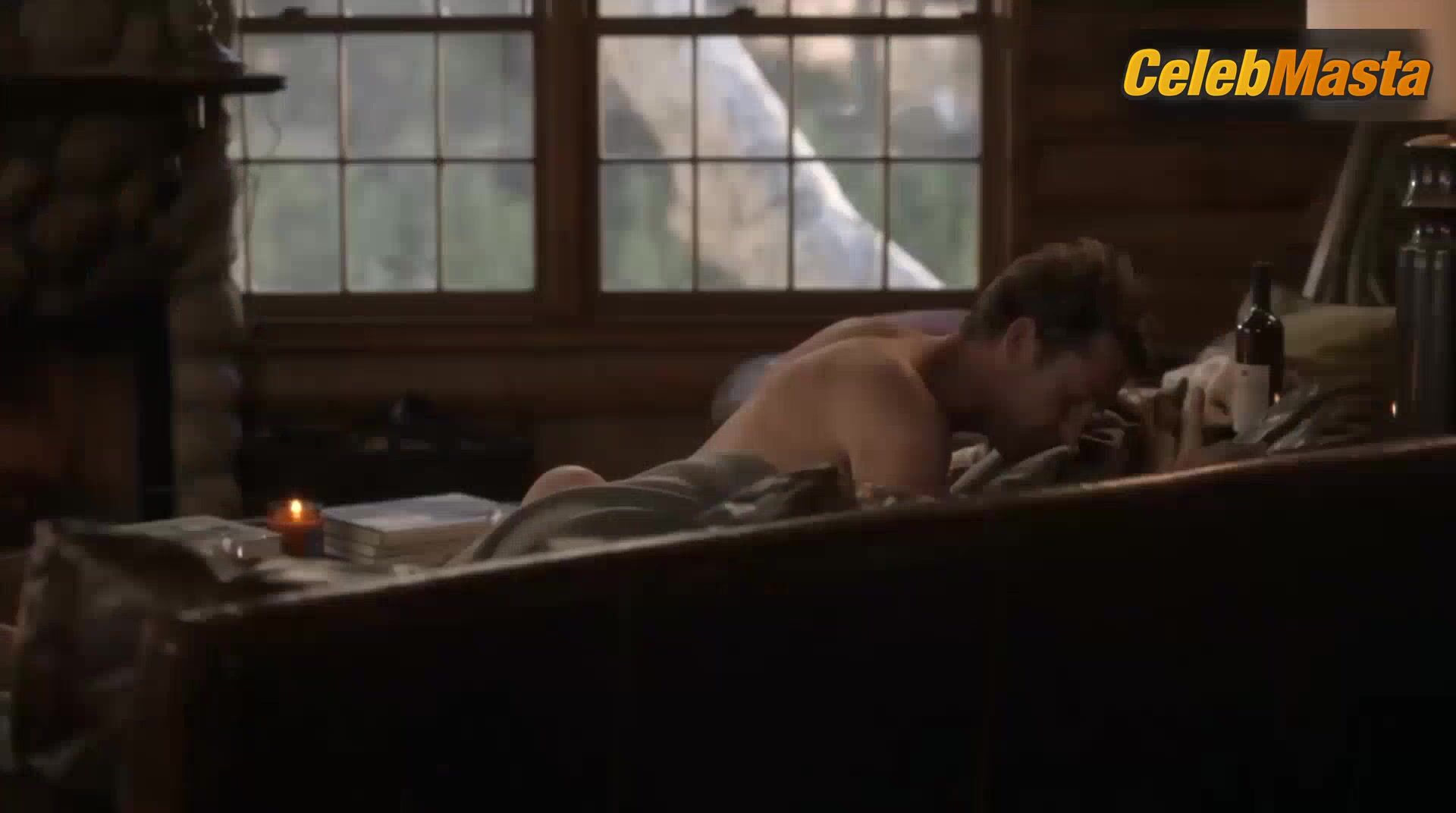Ellen Pompeo Bares All In Scene From Grey’s Anatomy - Photo 1 of 5 photo 4