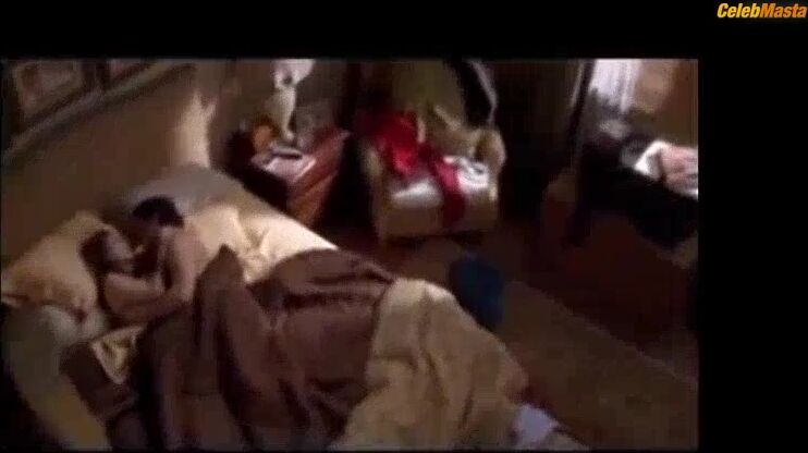 Ellen Pompeo ’s Boobs Scene In Grey’s Anatomy - Photo 2 of 5 photo 1