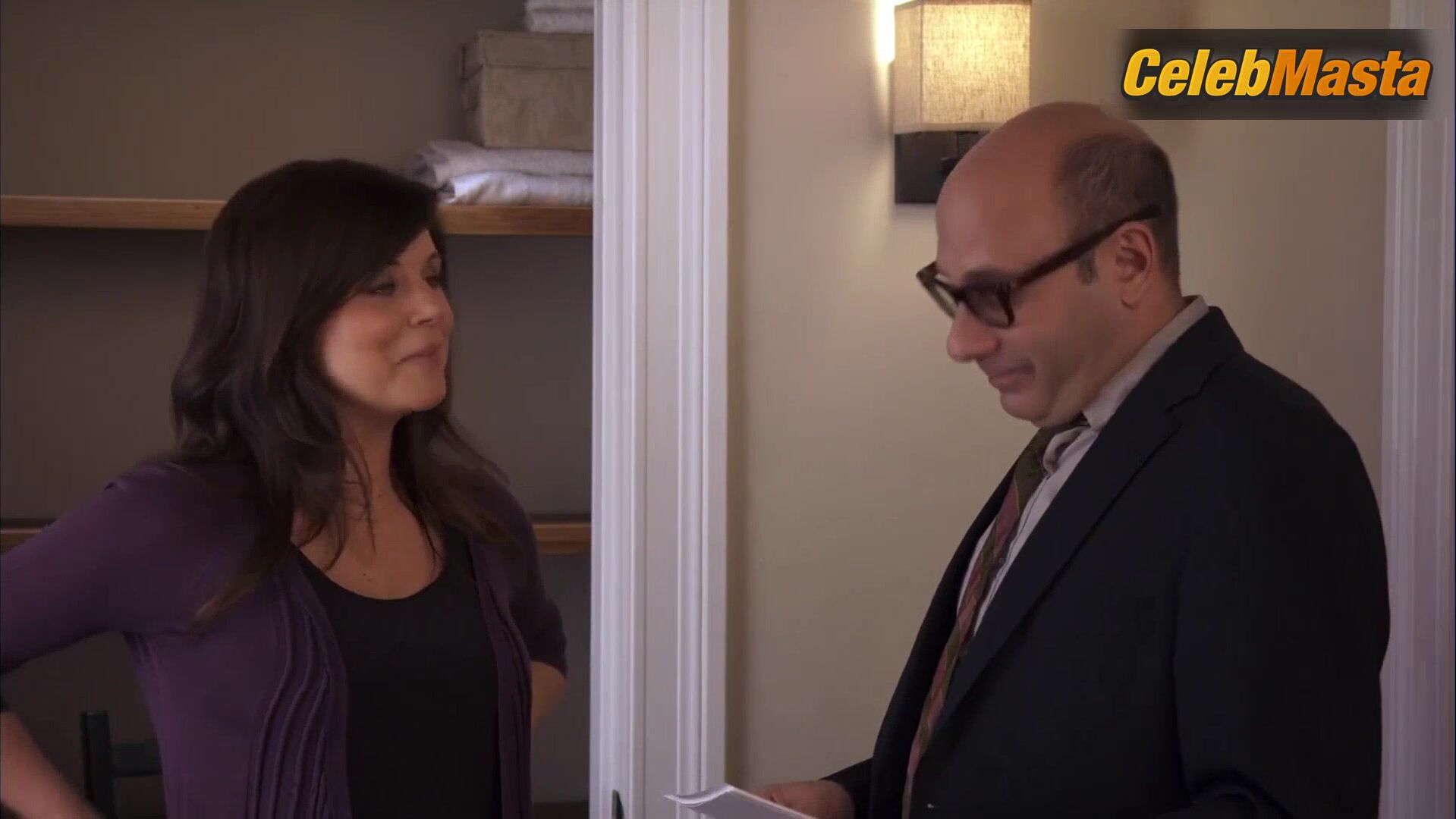 Tiffani-amber Thiessen ’s Sexy Scene From White Collar - Photo 2 of 5