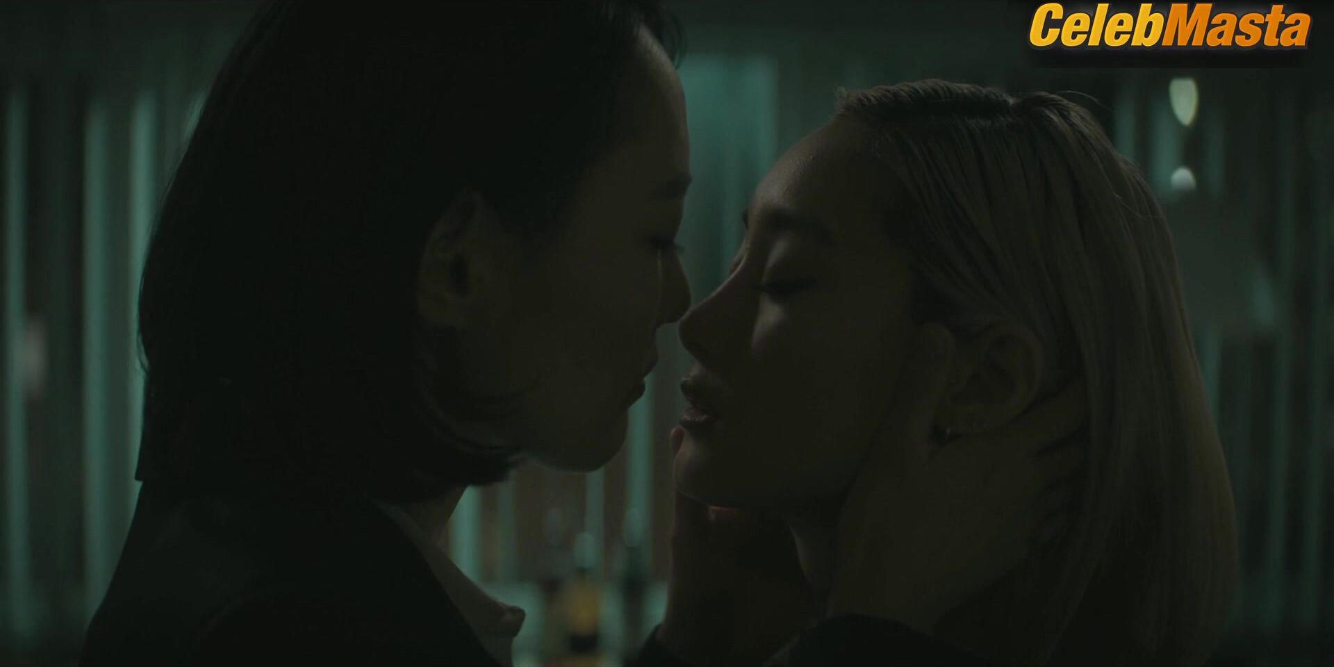 Rinko Kikuchi And Shioli Kutsuna’s Lesbian Scene - Photo 3 of 5 photo 1