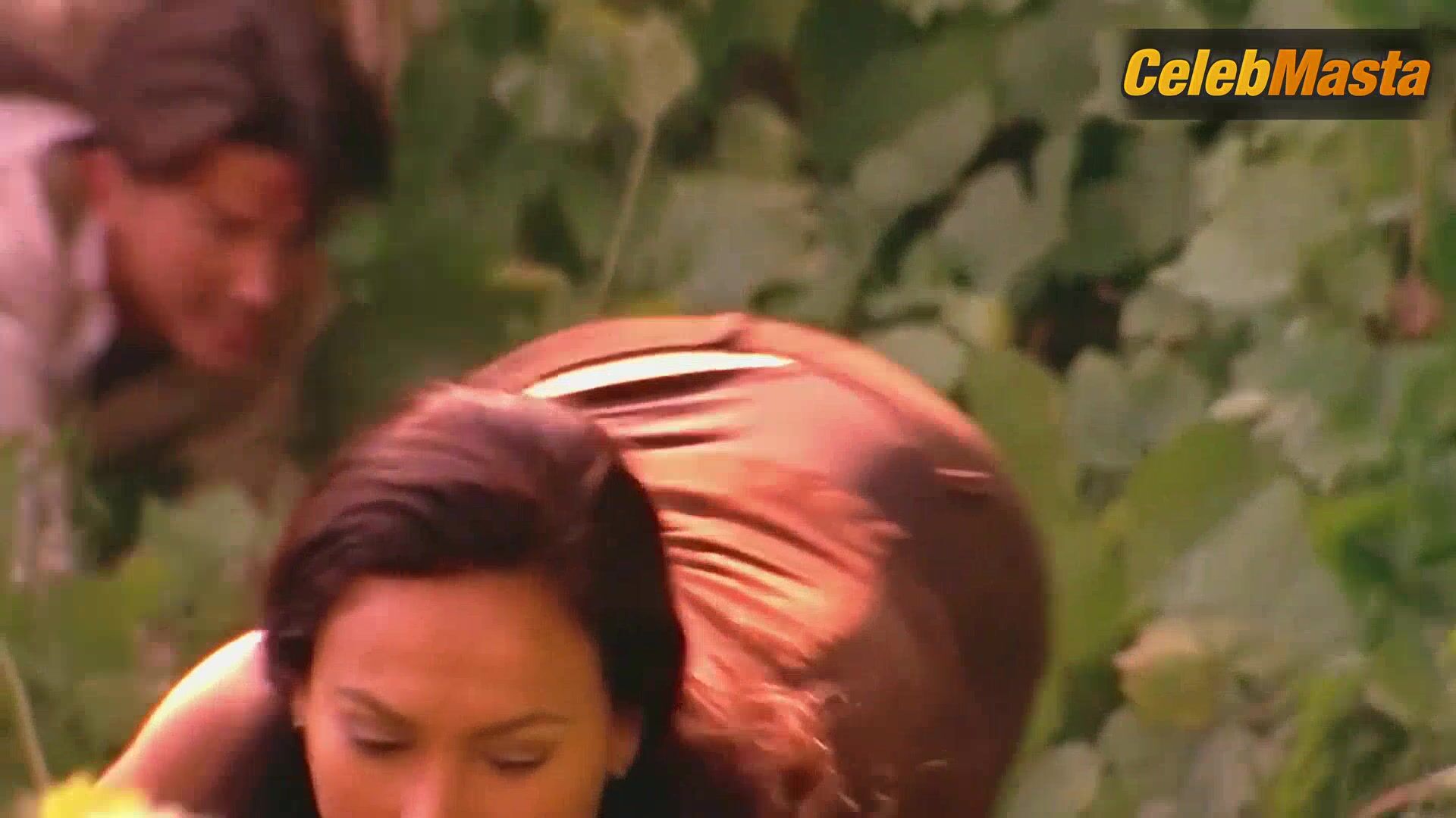 Tia Carrere Steamy Scene In Relic Hunter - Photo 5 of 5 photo 1