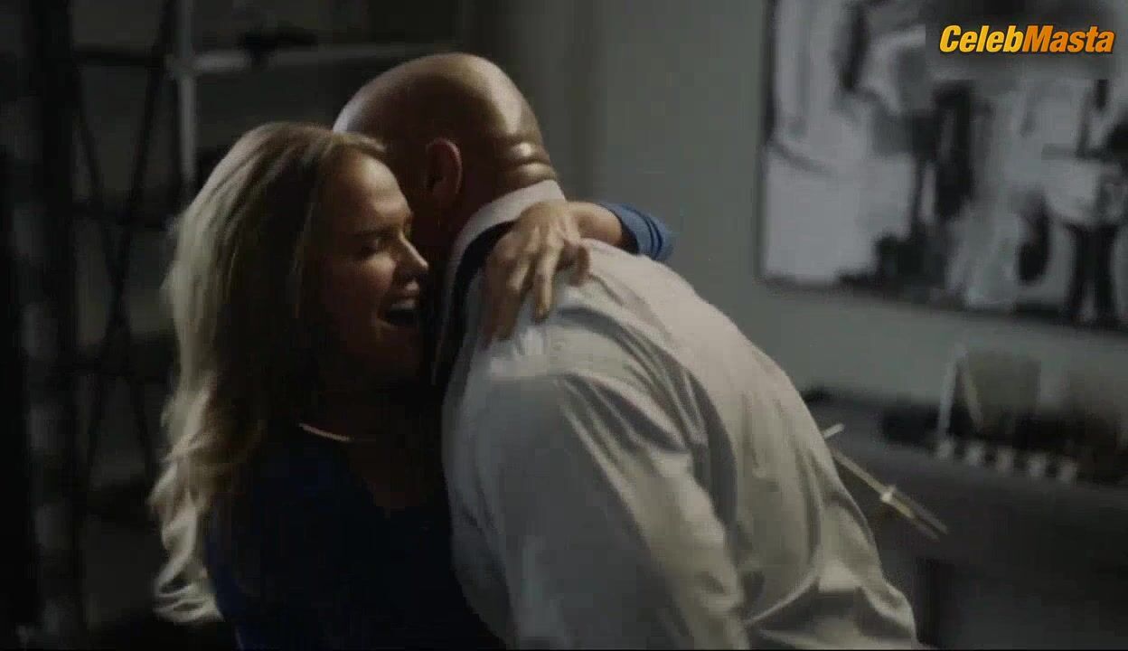 Arielle Kebbel ’s Tits Scene From Ballers - Photo 3 of 5 photo 1