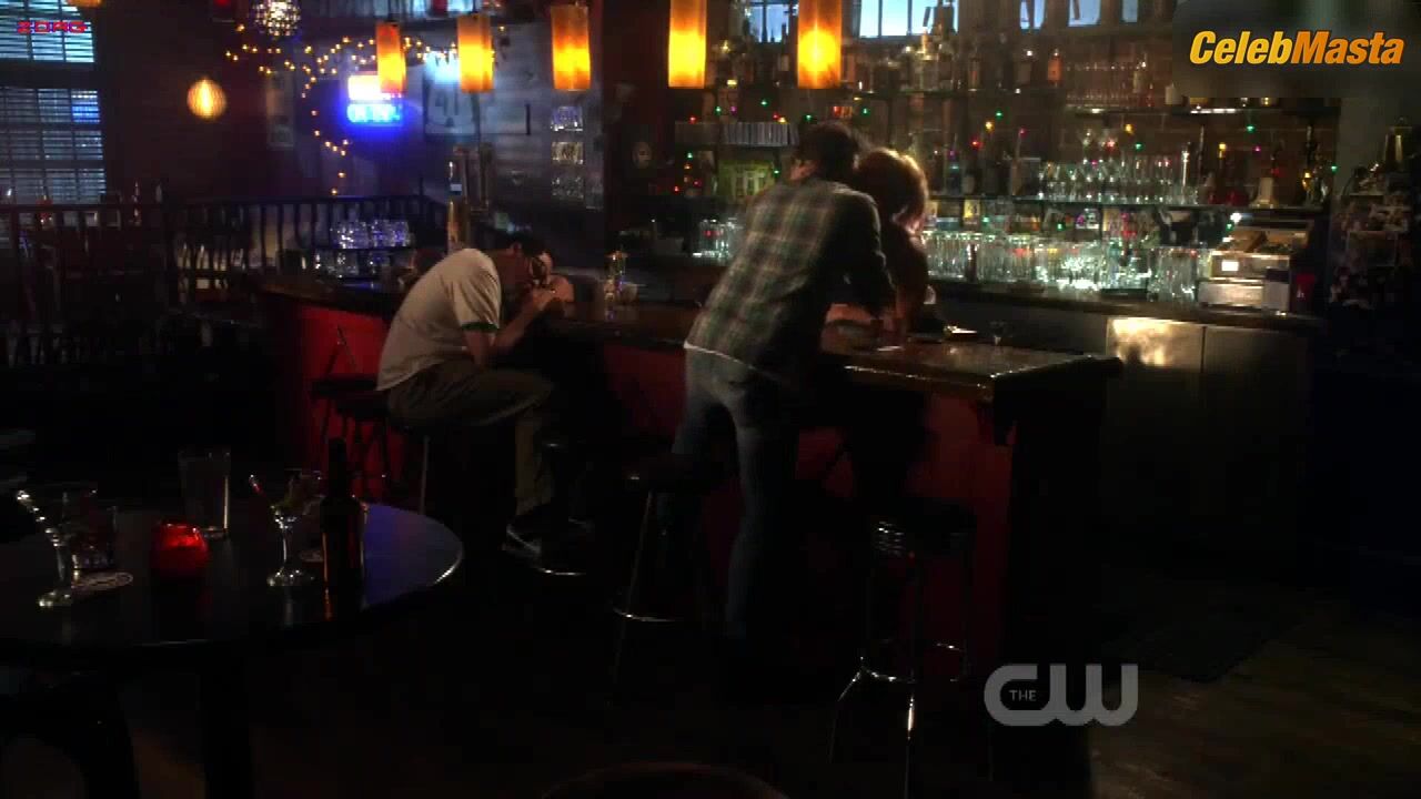 Arielle Kebbel Tits, Underwear Scene From Life Unexpected - Photo 1 of 5 photo 4