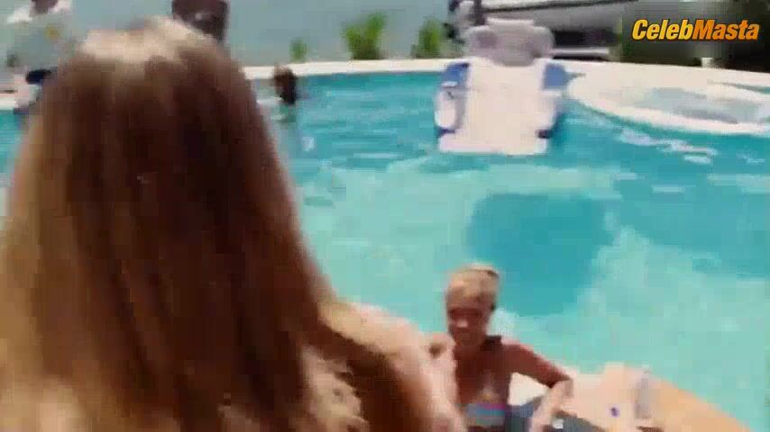 Arielle Kebbel ’s Swimsuit Scene In Aquamarine - Photo 2 of 5 photo 1
