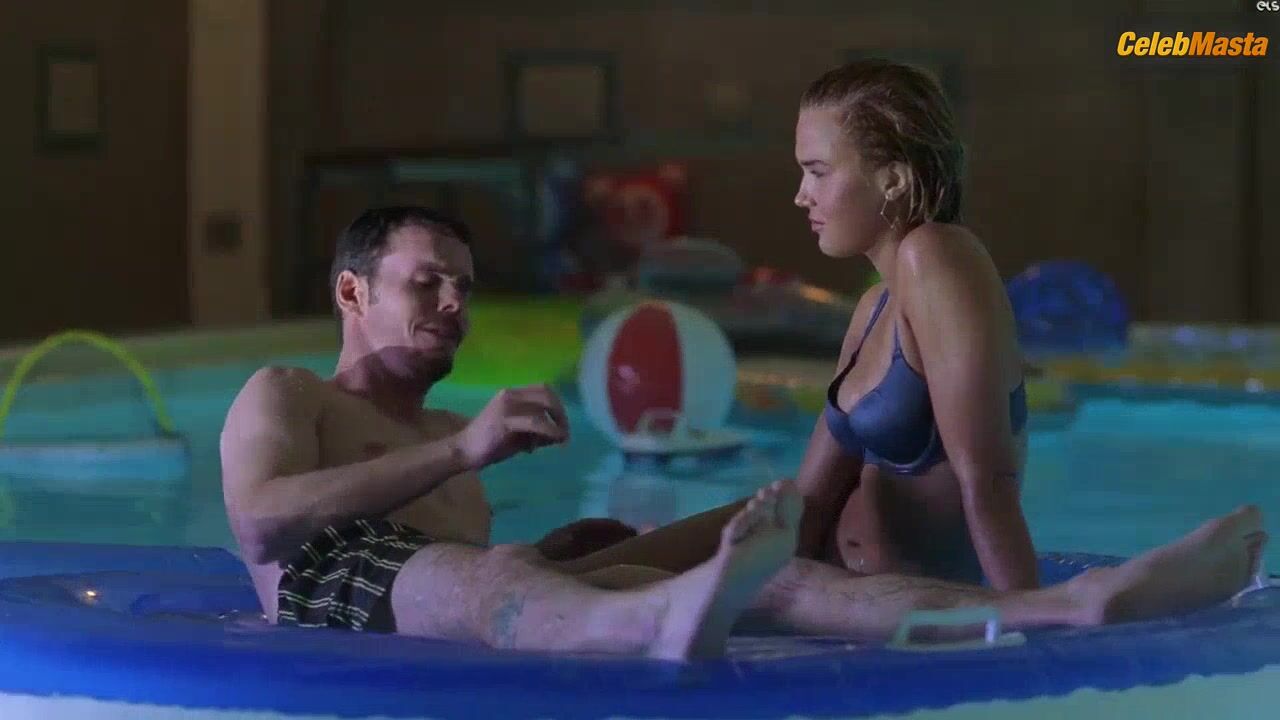 Arielle Kebbel ’s Swimsuit Scene In Entourage - Photo 1 of 5 photo 4