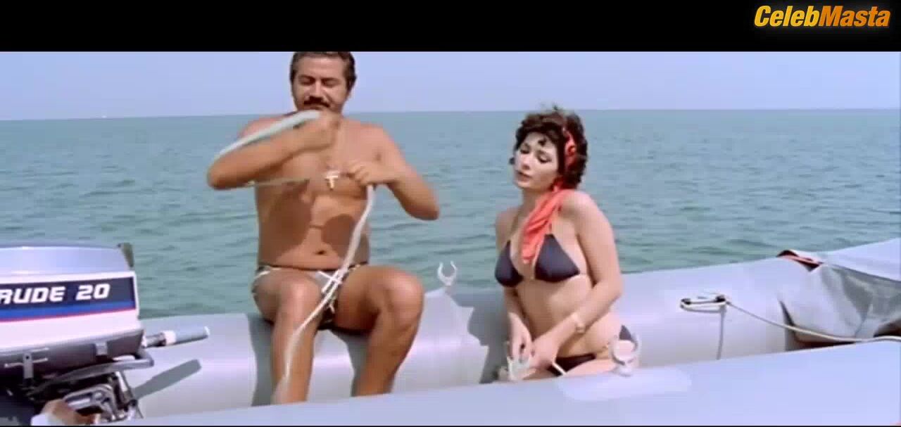 Edwige Fenech ’s Tits Scene From Il Vizio Di Famiglia - Photo 1 of 5 photo 4