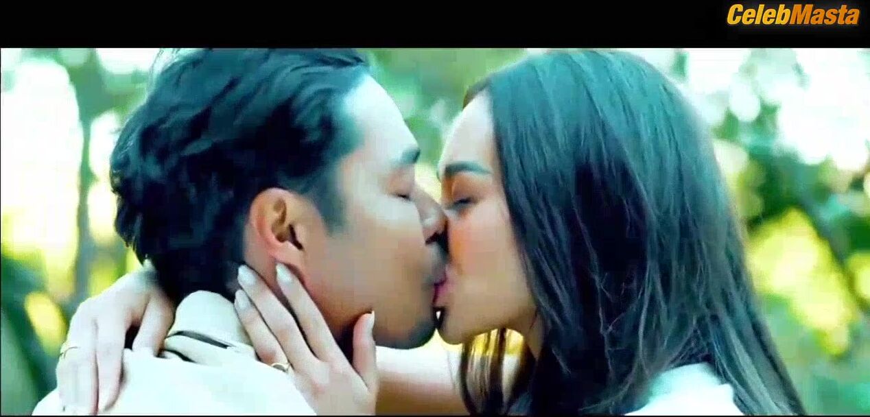 Kylie Verzosa ’s Breasts Scene In Ikaw Lang Ang Mahal - Photo 2 of 5 photo 1