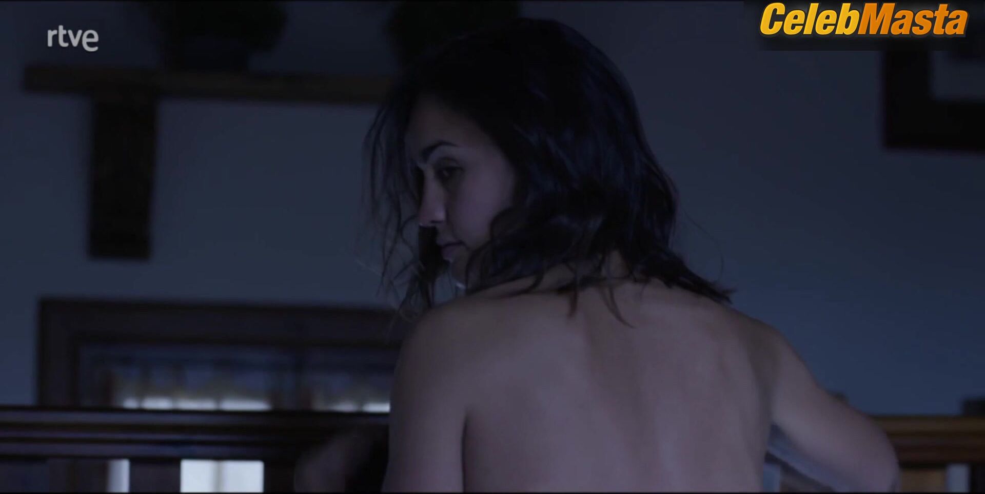 Megan Montaner Underwear Scene In “the Hunt” - Photo 1 of 5