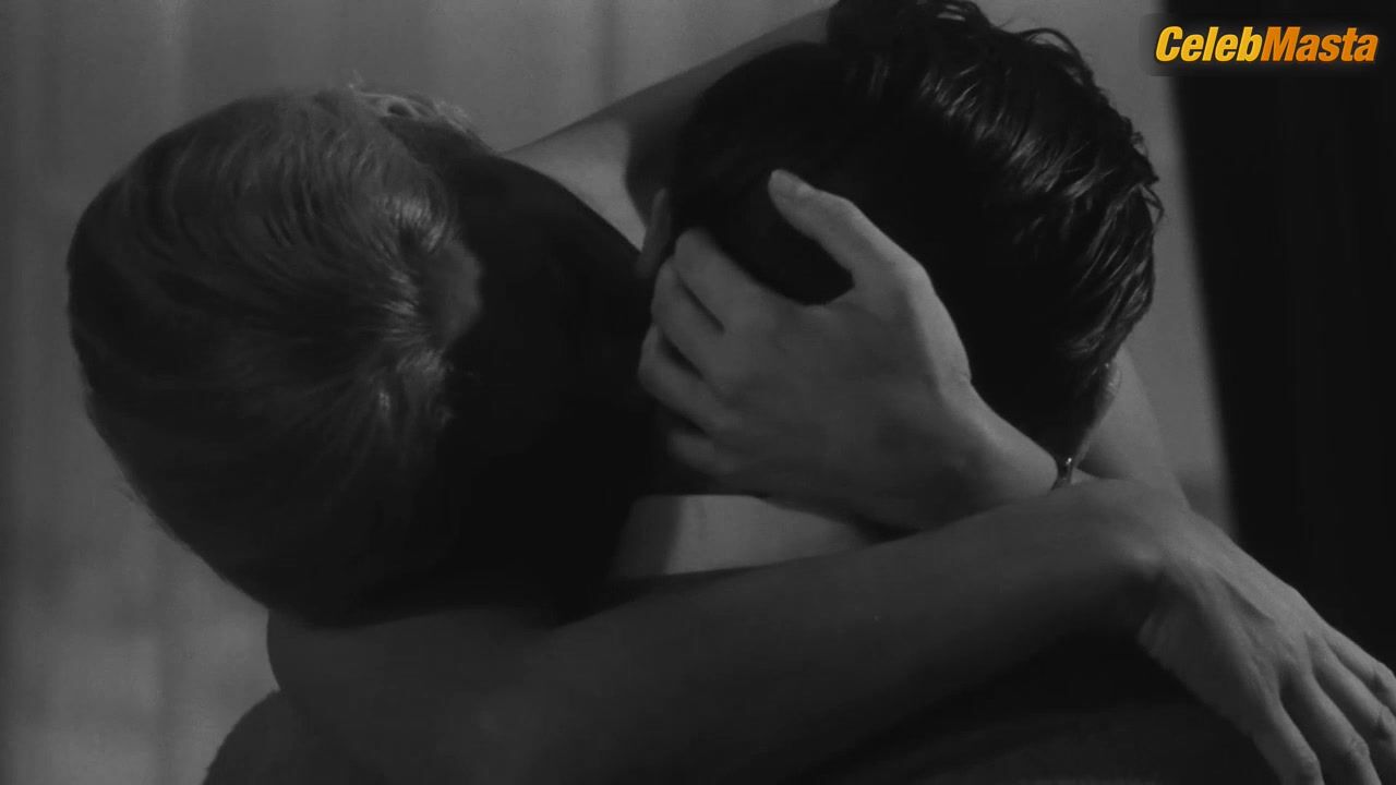Ingrid Thulin Tits Scene From La Guerre Est Finie - Photo 1 of 5 photo 2
