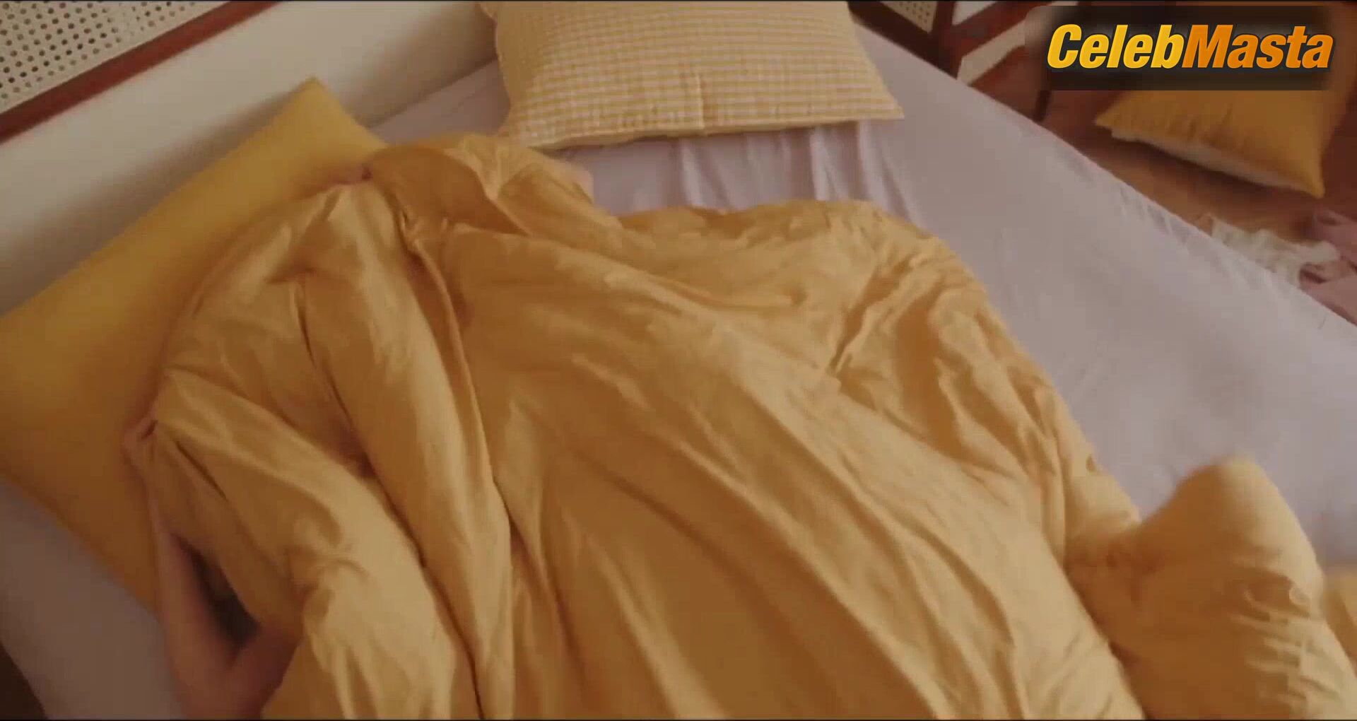 Ahn Hee-yeon Shows Sexy Scene In Hit The Spot - Photo 2 of 5 photo 5