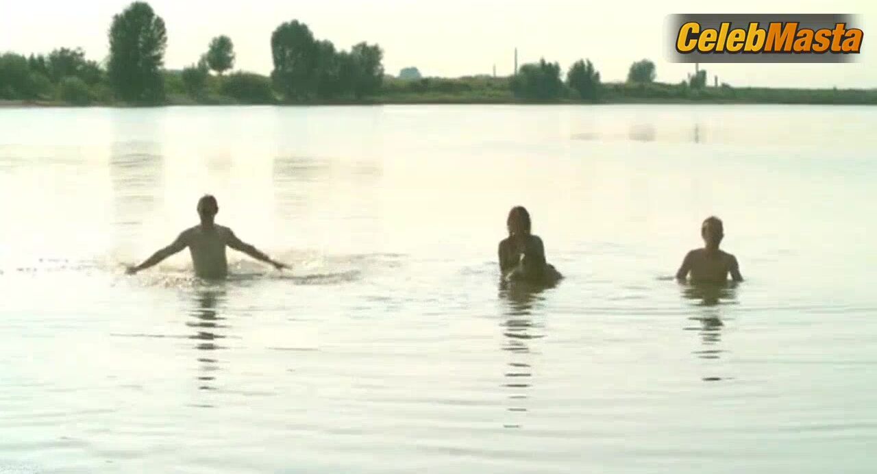 Gaite Jansen Underwear Scene In “schemer” - Photo 1 of 5 photo 2