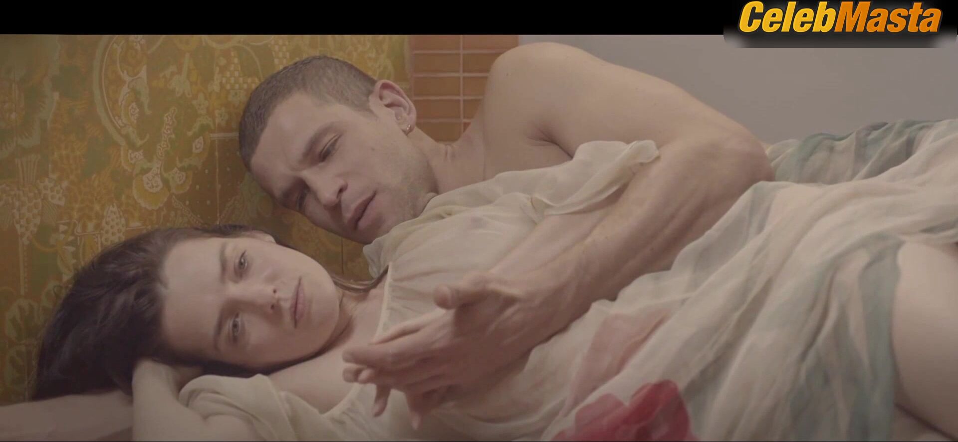 Roxane Mesquida Hot Scene In Medusa - Photo 1 of 5 photo 2