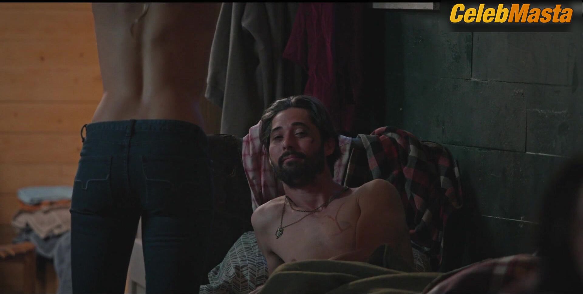 Hassie Harrison ’s Underwear Scene In Yellowstone - Photo 1 of 5 photo 4