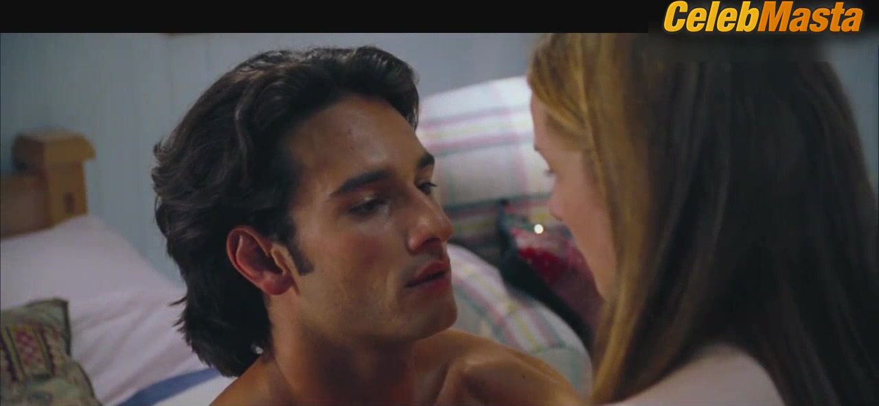 Laura Linney ’s Tits Scene From Love Actually - Photo 2 of 5 photo 1