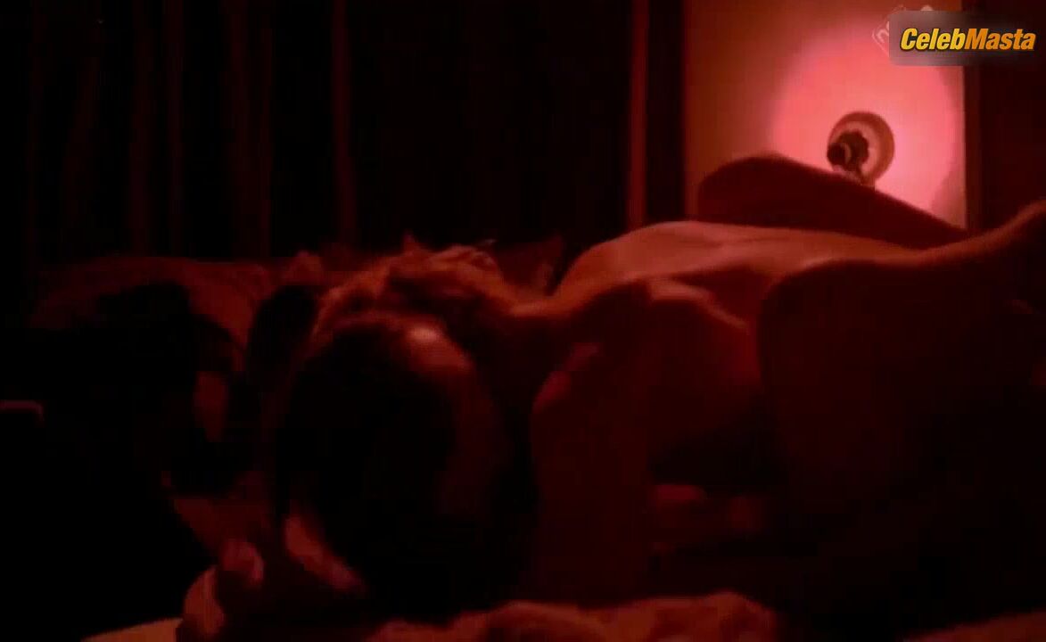Gaite Jansen Steamy Scene In Groenland - Photo 1 of 5 photo 4