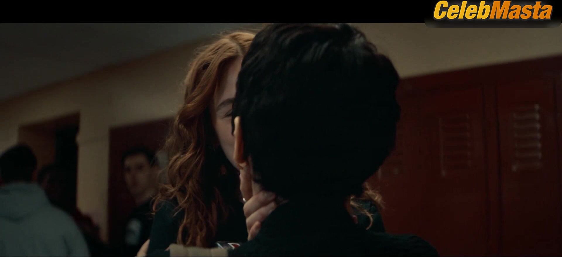 Dafne Keen Sophie Nelisse And ’s Lesbian Scene In - Photo 2 of 5 photo 5