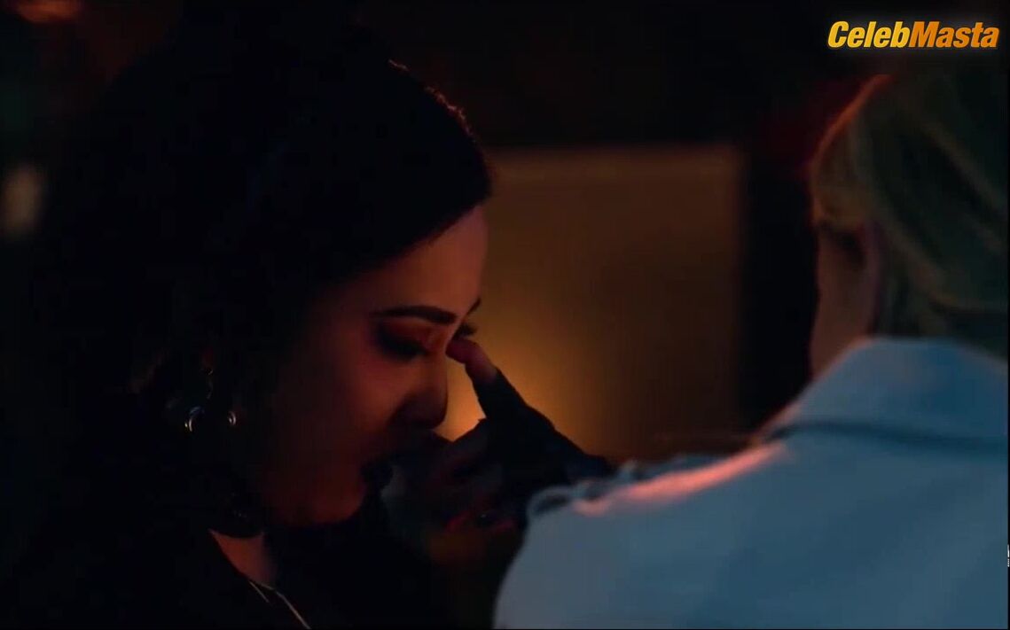 Lyrica Okano Virginia Gardner And Reveal Lesbian Scene In - Photo 1 of 5 photo 4