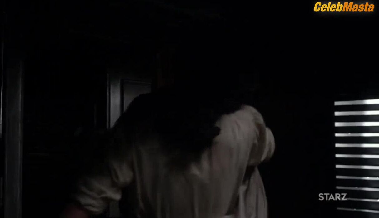 Caitriona Balfe ’s Hot Scene In Outlander - Photo 1 of 5