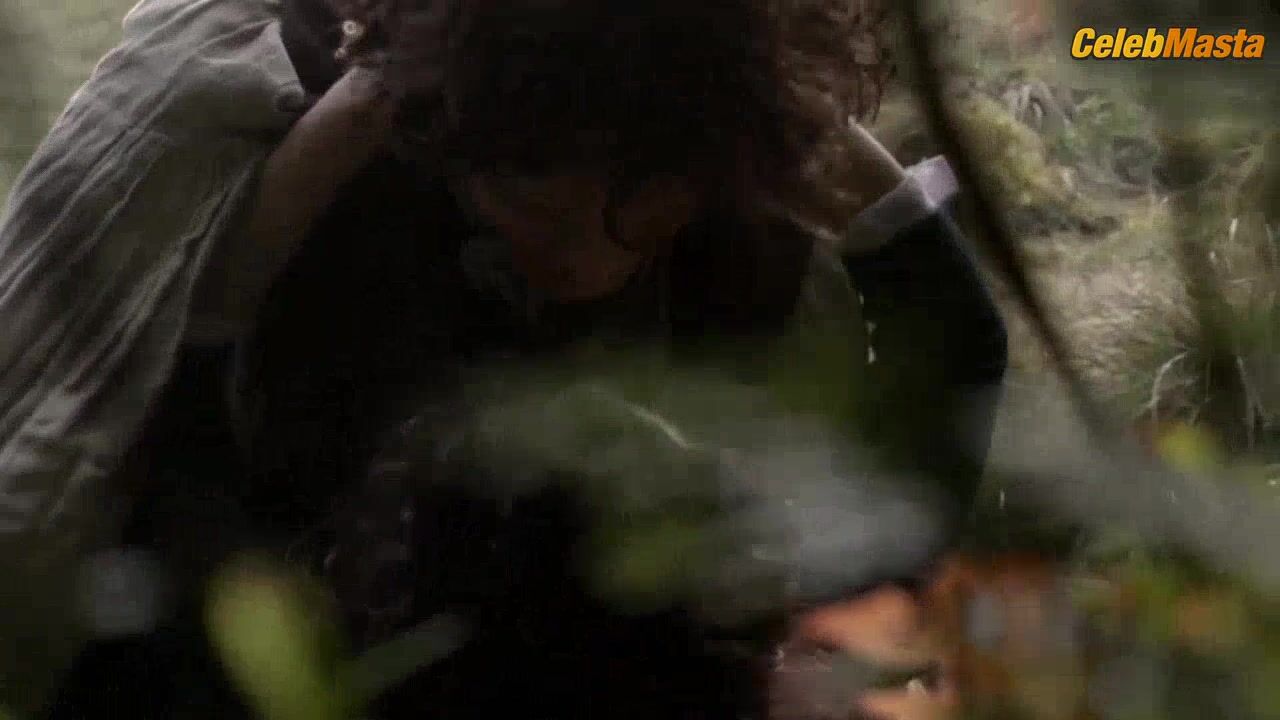 Caitriona Balfe ’s Boobs, Underwear Scene In Outlander - Photo 2 of 5