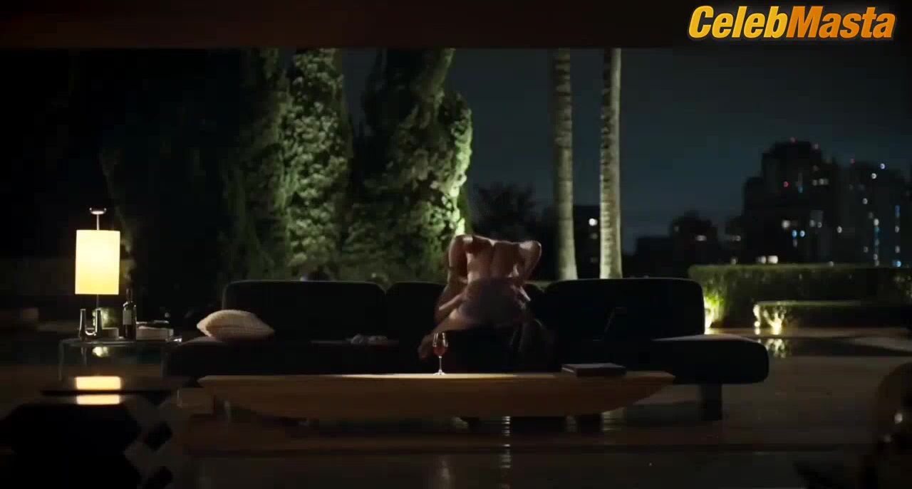 Camila Pitanga And Elisa Volpatto Lesbian, Booty Scene In - Photo 2 of 5 photo 5