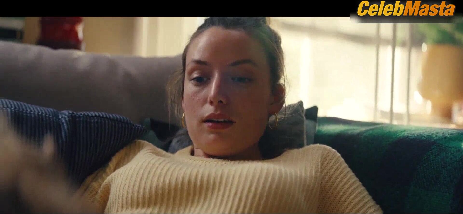 Gaite Jansen ’s Underwear Scene In Happy Ending - Photo 1 of 5 photo 4