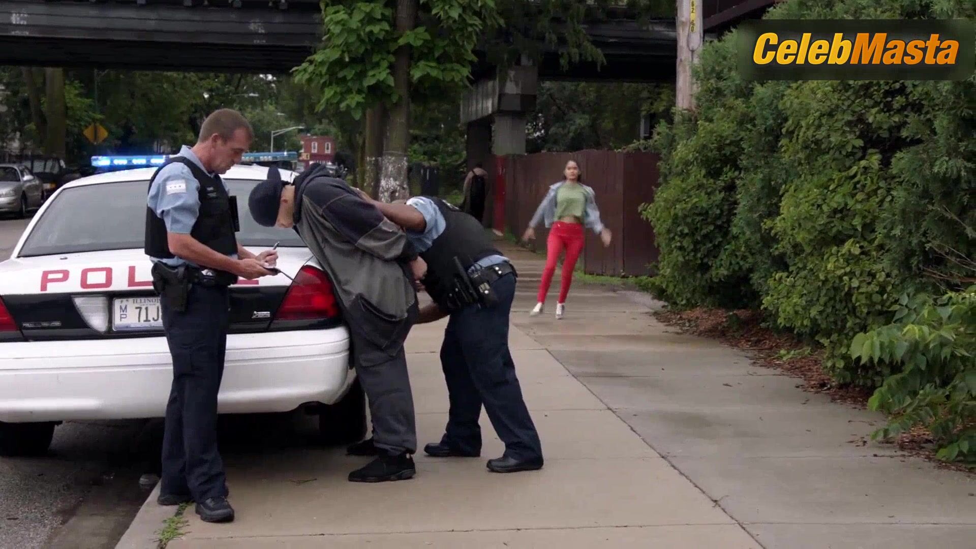 Emma Kenney ’s Steamy Scene In Shameless - Photo 2 of 5 photo 1