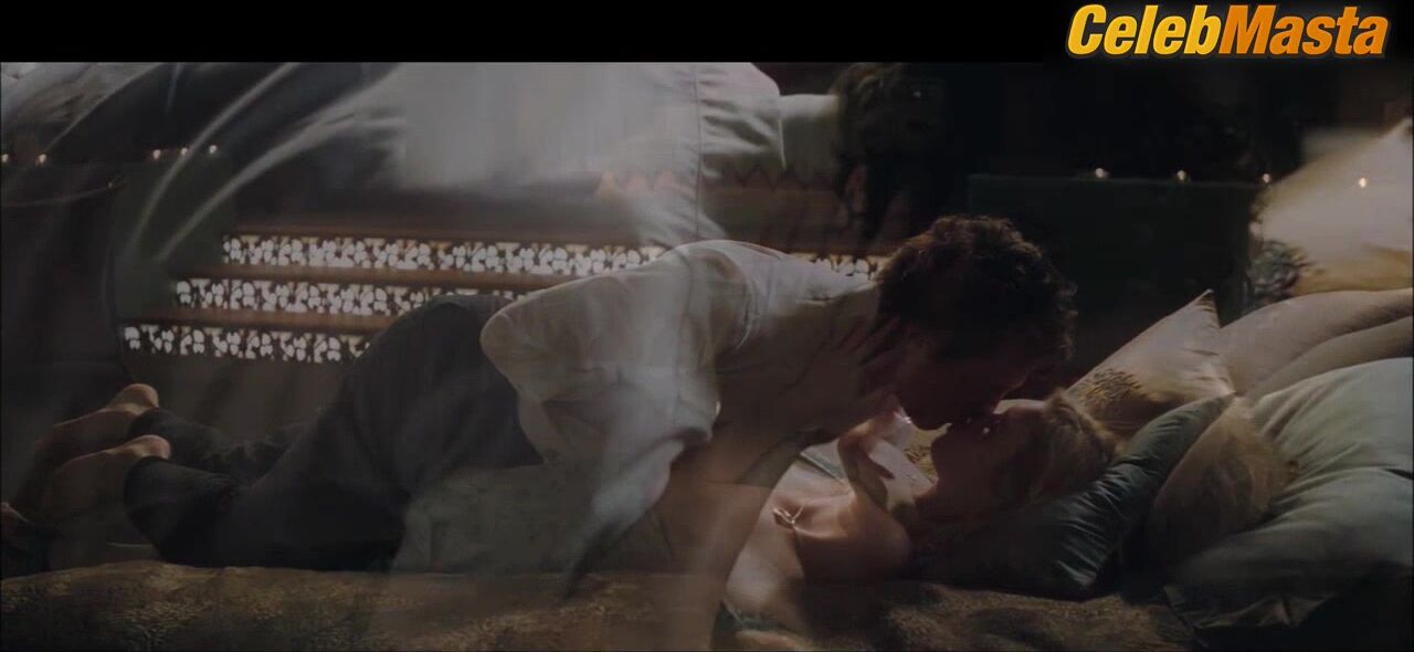 Renee Zellweger ’s Underwear Scene From Bridget Jones - Photo 1 of 5