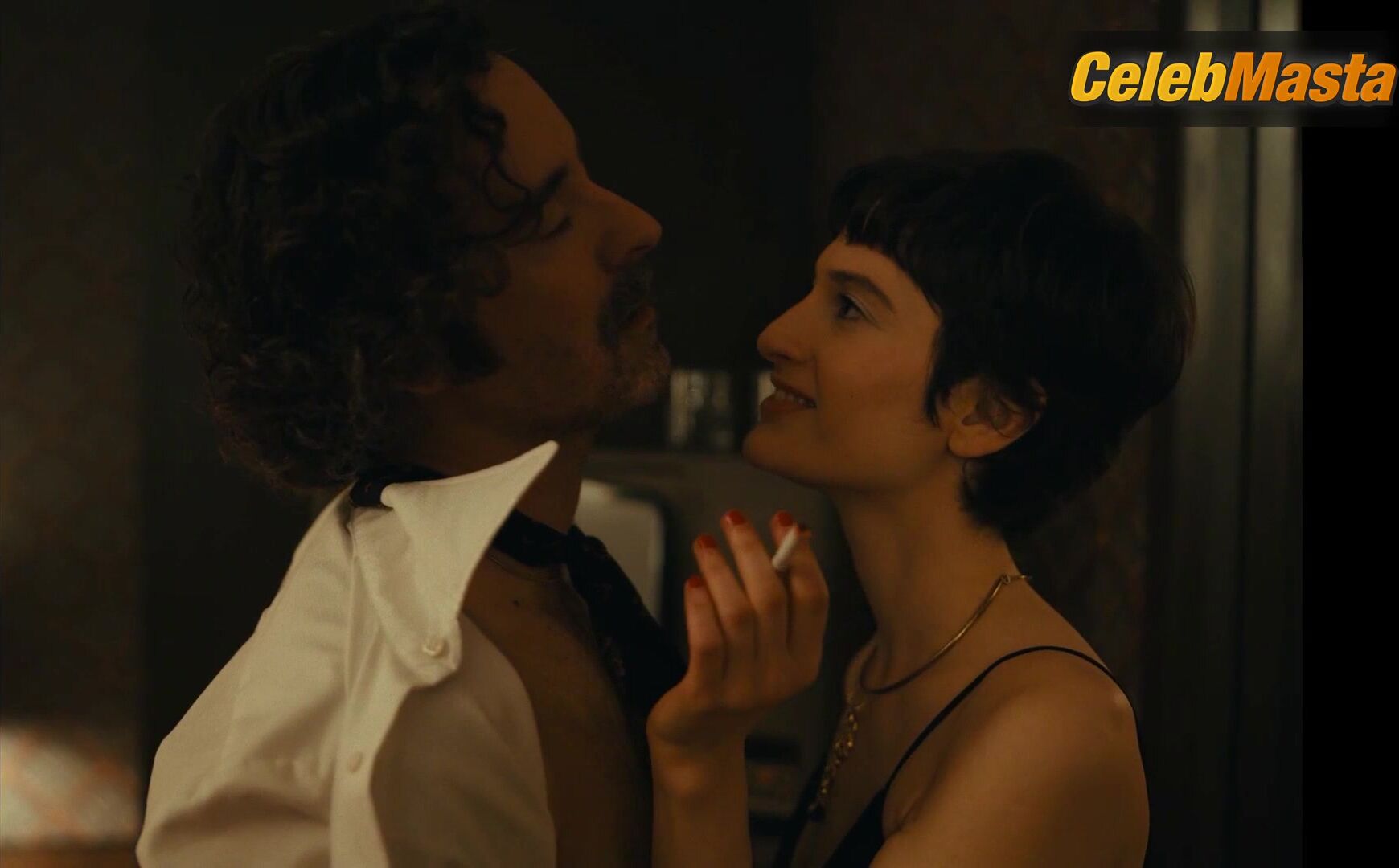 Haley Lu Richardson And Lili Walters Lesbian, Underwear Scene - Photo 2 of 5