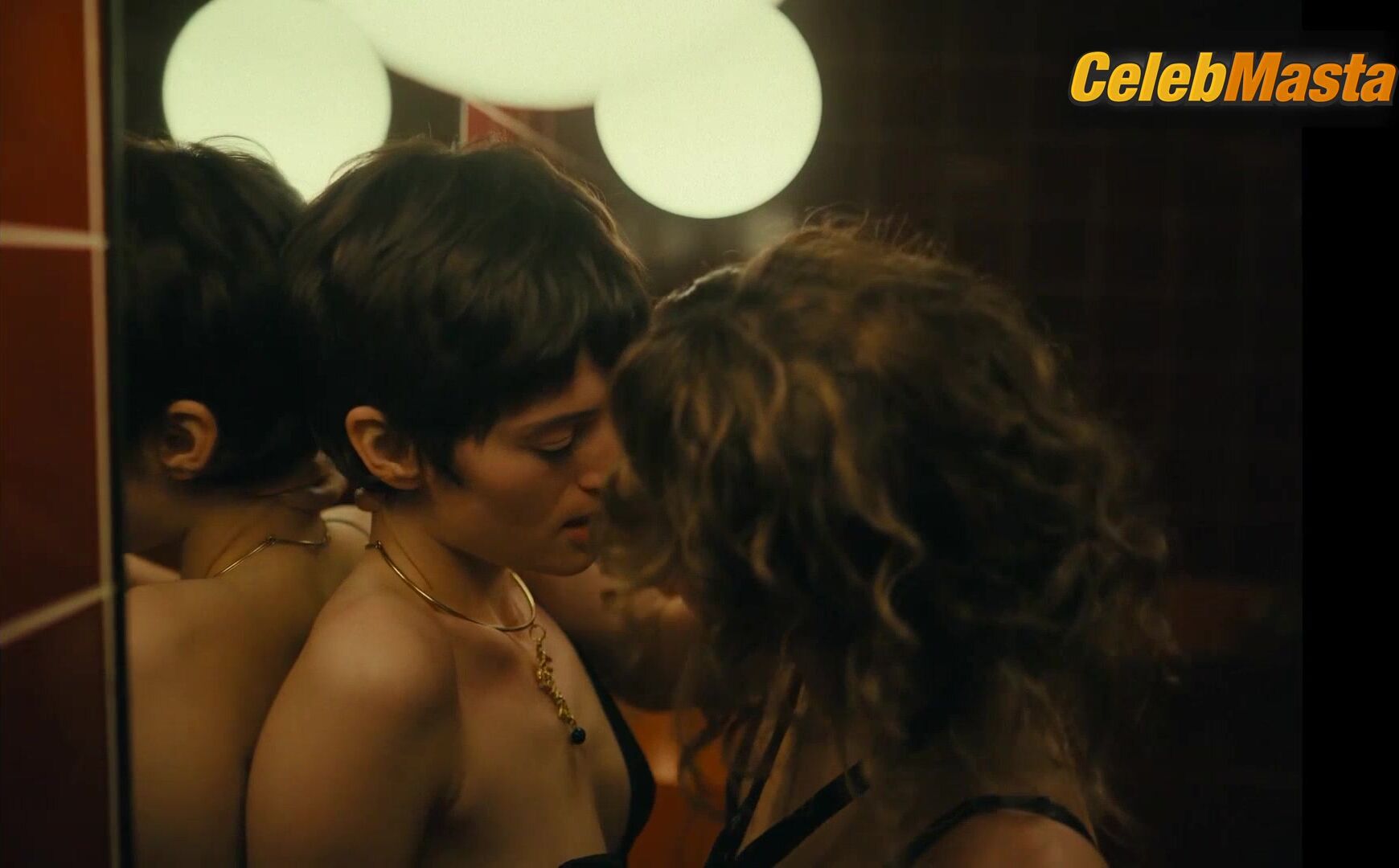 Haley Lu Richardson And Lili Walters Lesbian, Underwear Scene - Photo 2 of 5 photo 5