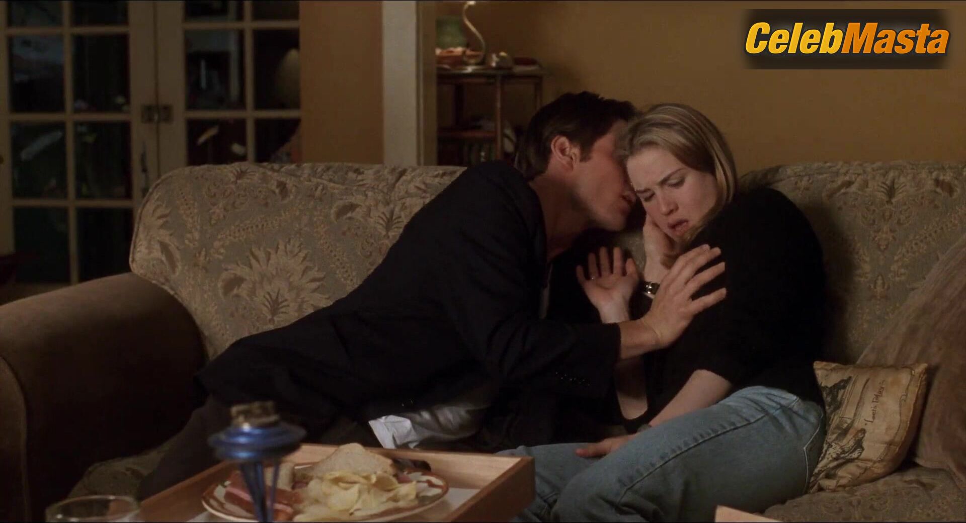 Renee Zellweger Sexy Scene From Jerry Maguire - Photo 2 of 5 photo 1
