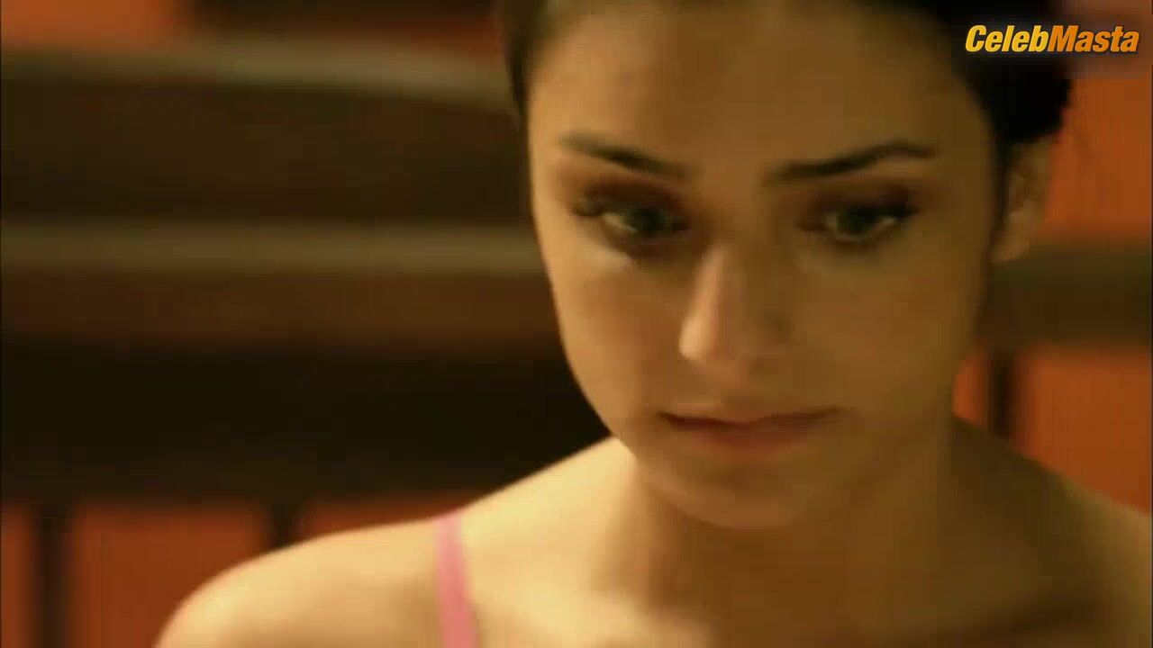 Aislinn Derbez Underwear Scene From La Promesa - Photo 2 of 5 photo 4