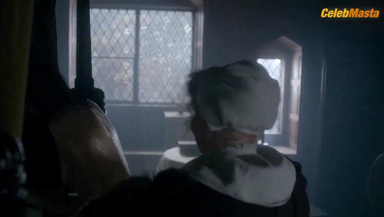 Caitriona Balfe ’s Tits Scene From Outlander - Photo 2 of 5