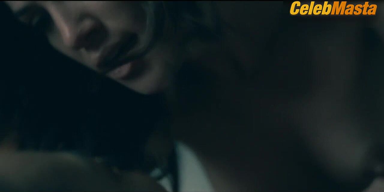 Kate Siegel And Levy Tran Flaunt Underwear In Lesbian - Photo 1 of 5 photo 4
