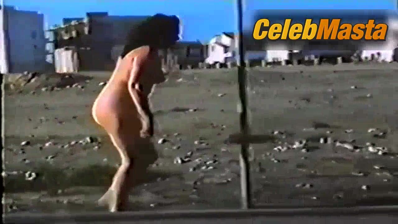 Lina Romay Bares Breasts, Bush Scene In Orgasmo Perverso - Photo 2 of 5 photo 5