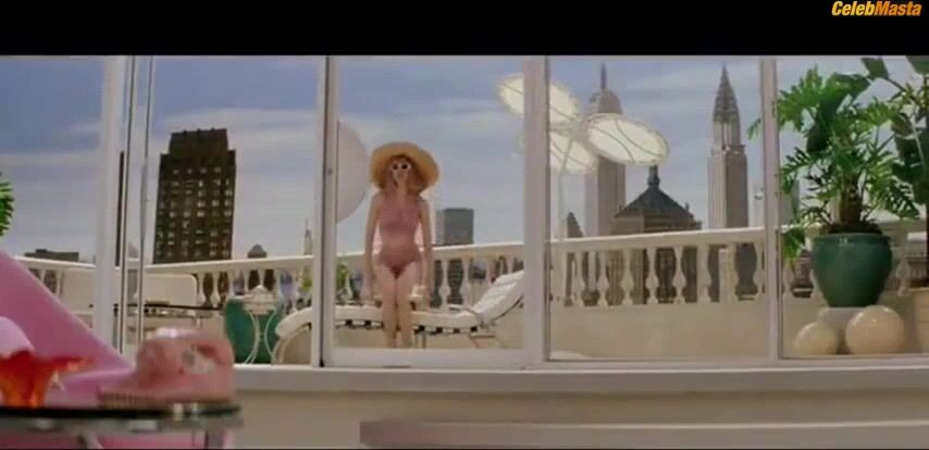 Renee Zellweger ’s Sexy Scene From Down With Love - Photo 2 of 5 photo 1
