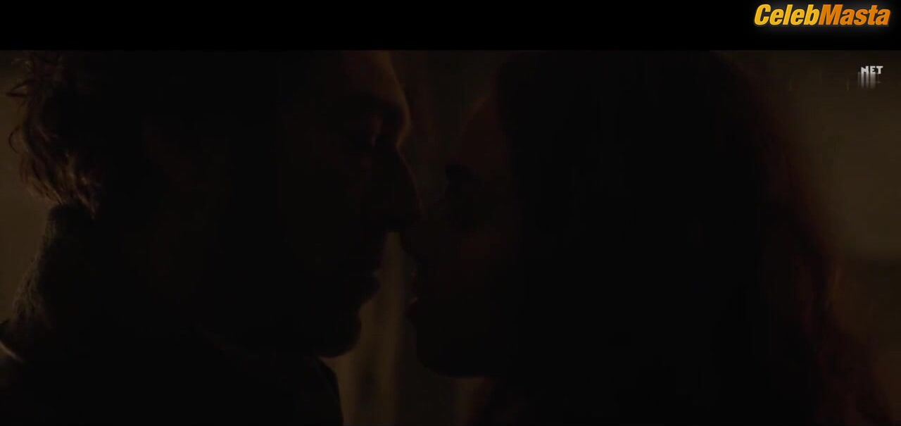 Freya Mavor Tits Scene In L’empereur De Paris - Photo 2 of 5 photo 1