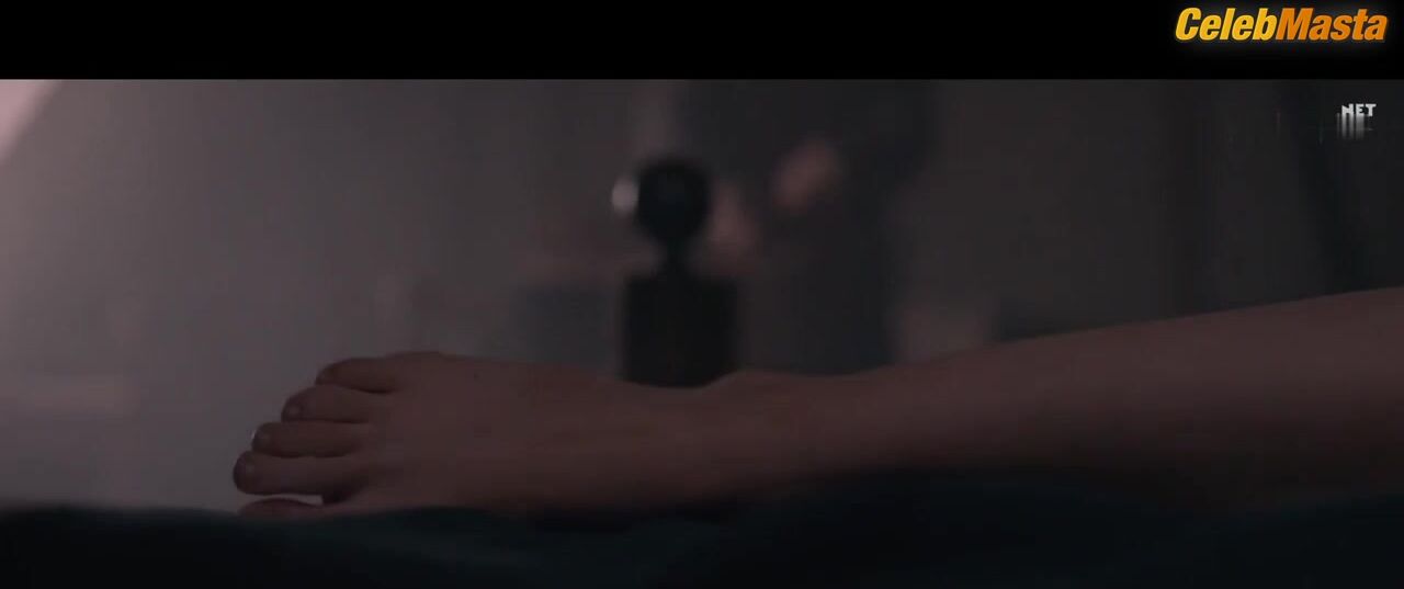 Freya Mavor Tits Scene In L’empereur De Paris - Photo 2 of 5