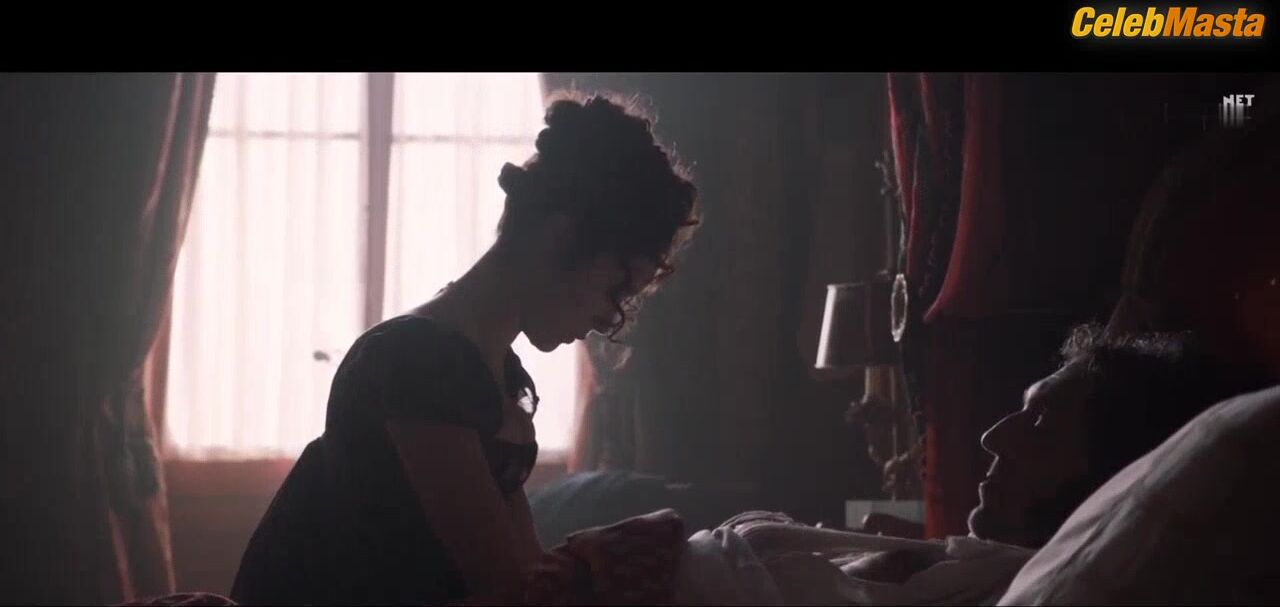Freya Mavor Tits Scene In L’empereur De Paris - Photo 2 of 5 photo 5