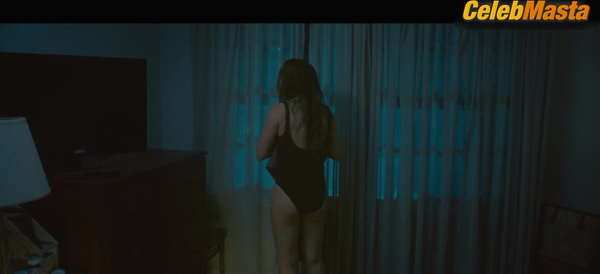 Kerry Condon Swimsuit Scene From Night Swim - Photo 2 of 5 photo 4