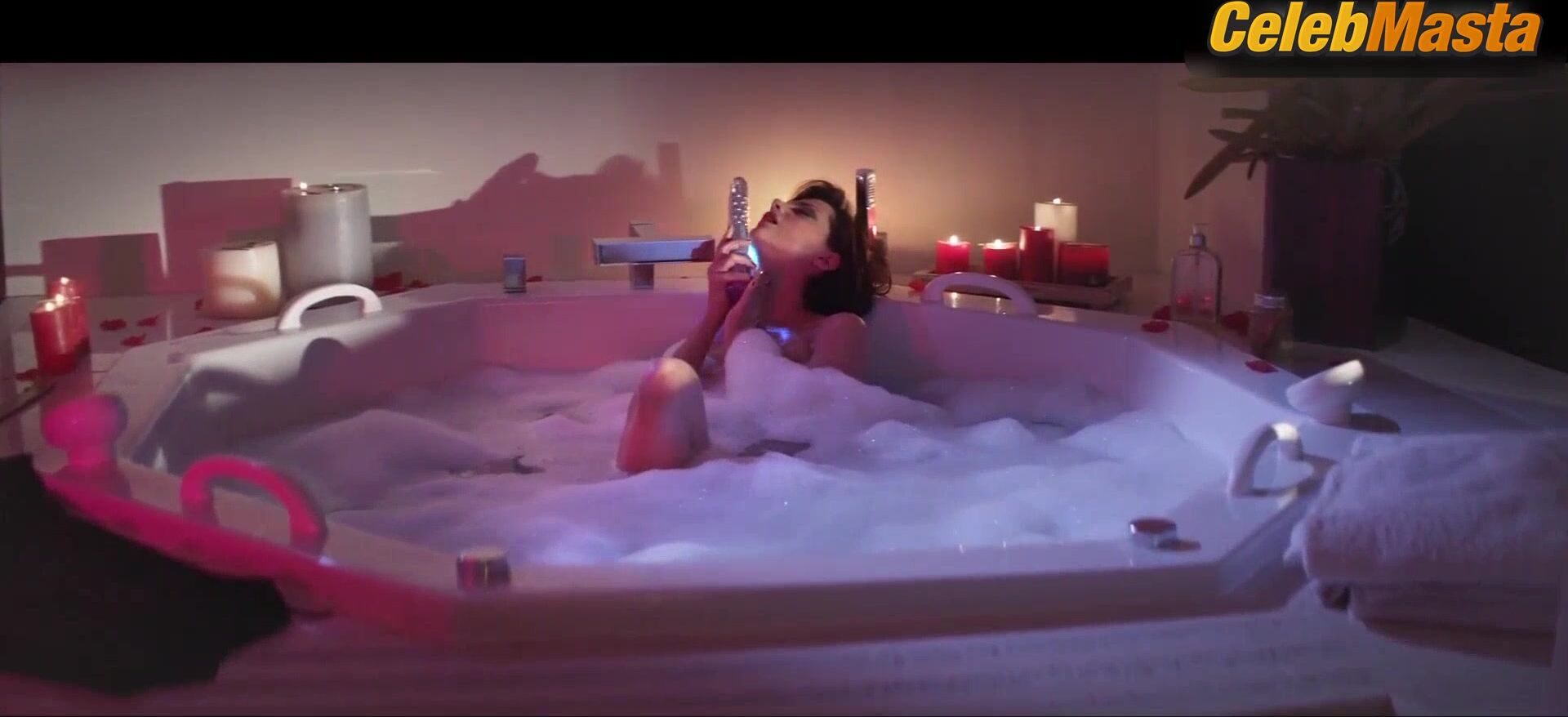 Macarena Gomez Tits Scene From Vibraciones - Photo 2 of 5