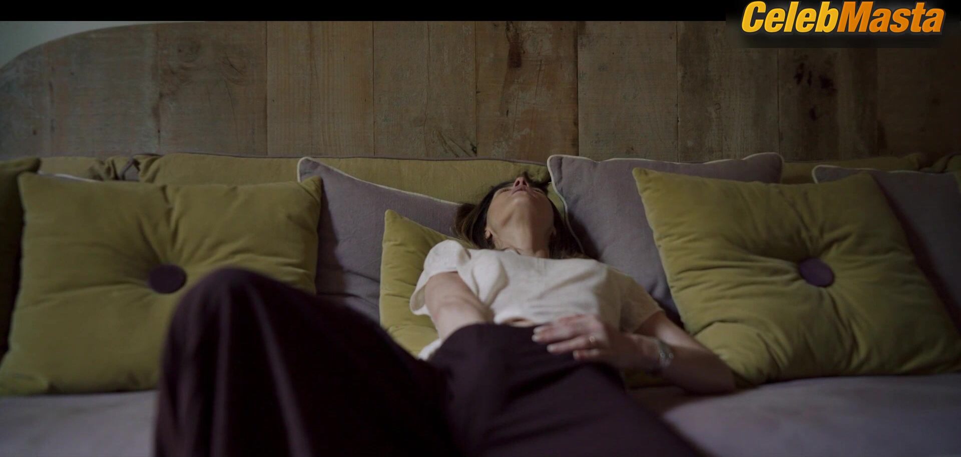 Irene Azuela Bares Sexy Scene In Thursday’s Widows - Photo 2 of 5