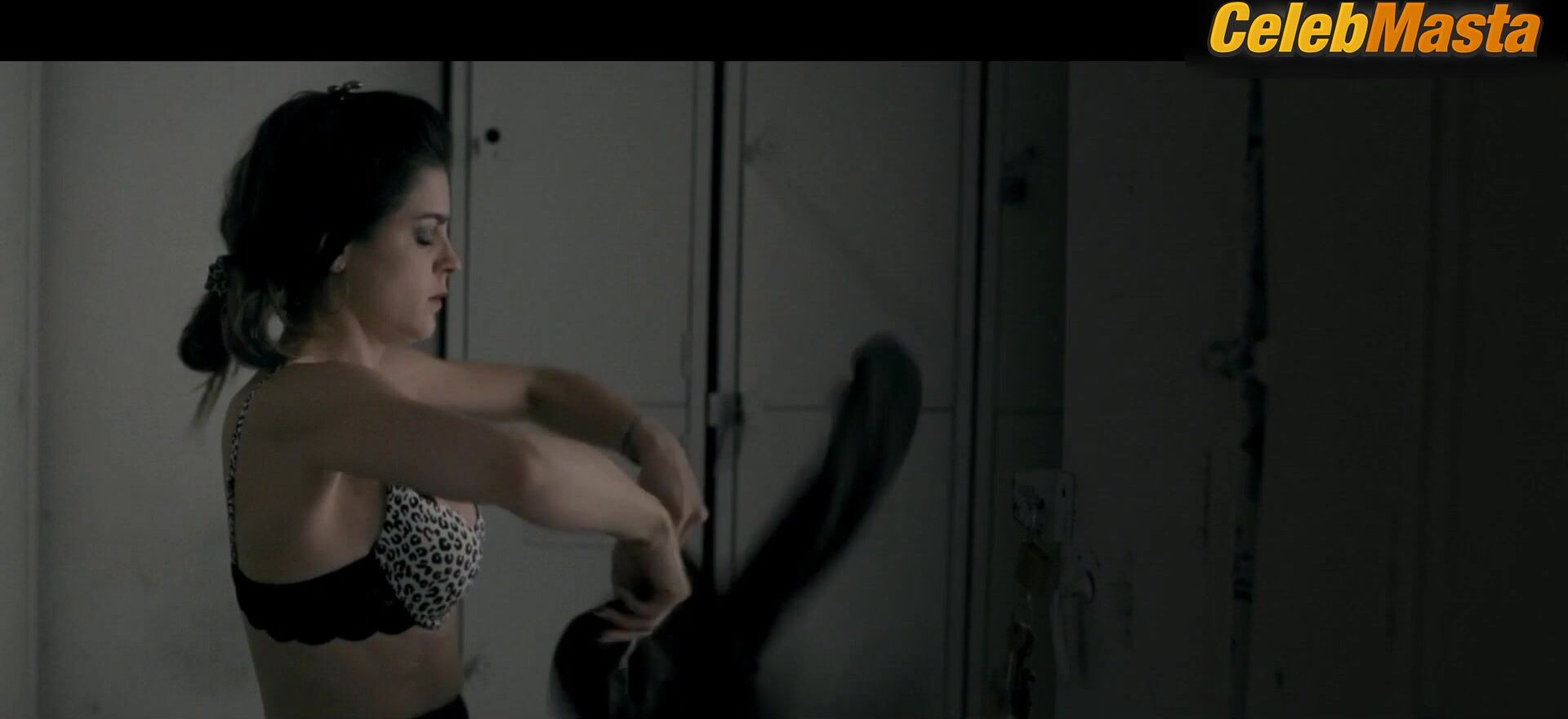 Irene Azuela Reveals Underwear In Scene From The Obscure - Photo 4 of 5 photo 2