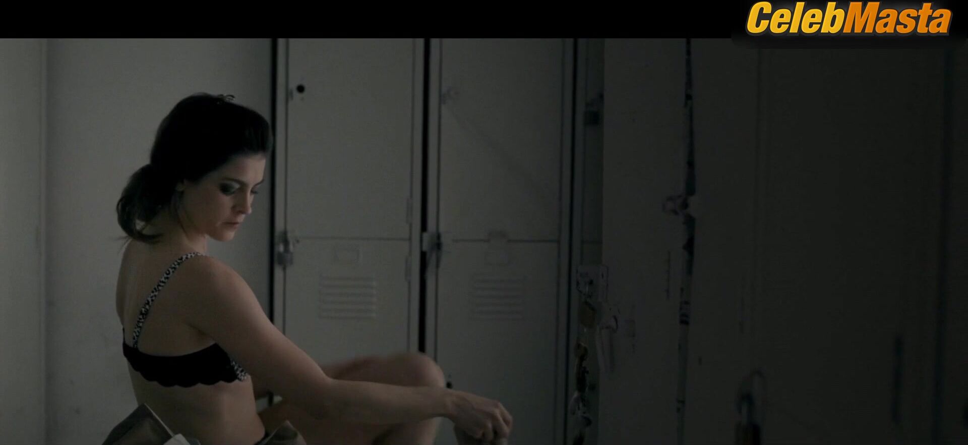 Irene Azuela Reveals Underwear In Scene From The Obscure - Photo 4 of 5 photo 5
