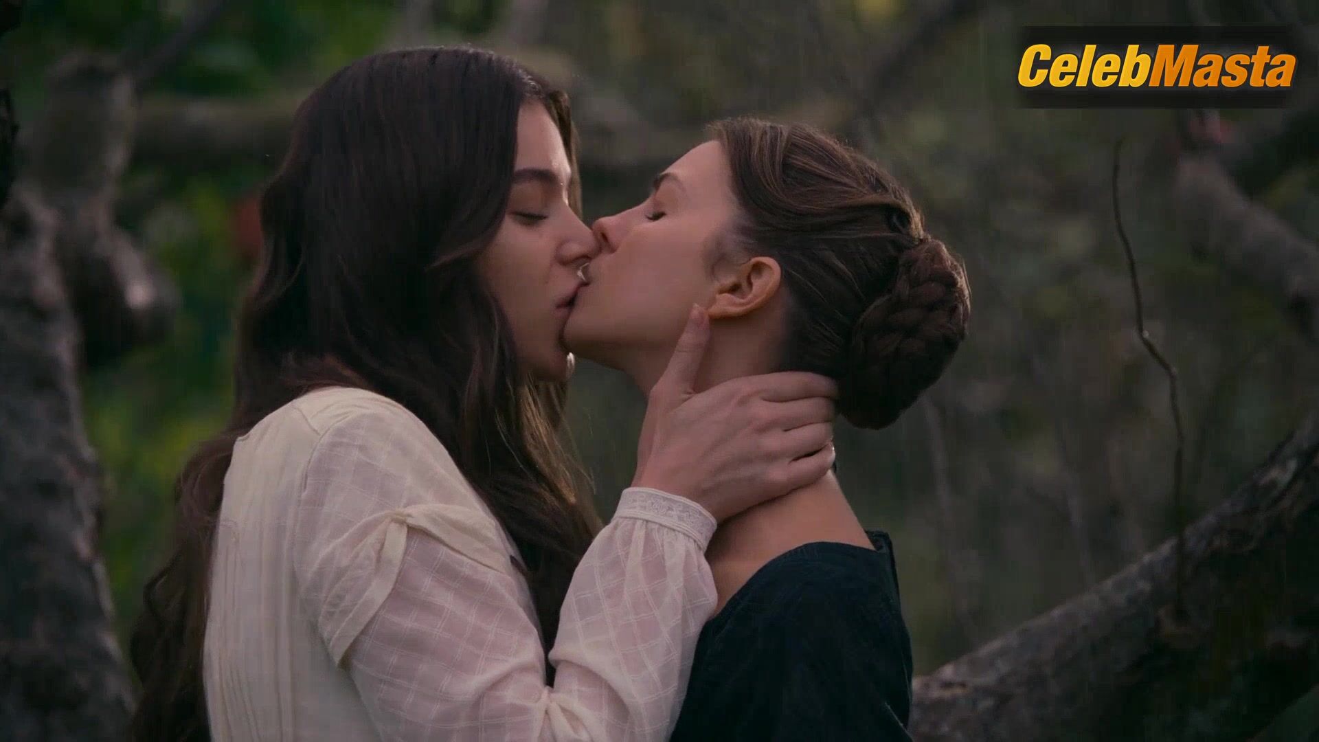 Ella Hunt Hailee Steinfeld And Go Lesbian In Dickinson - Photo 1 of 5 photo 4