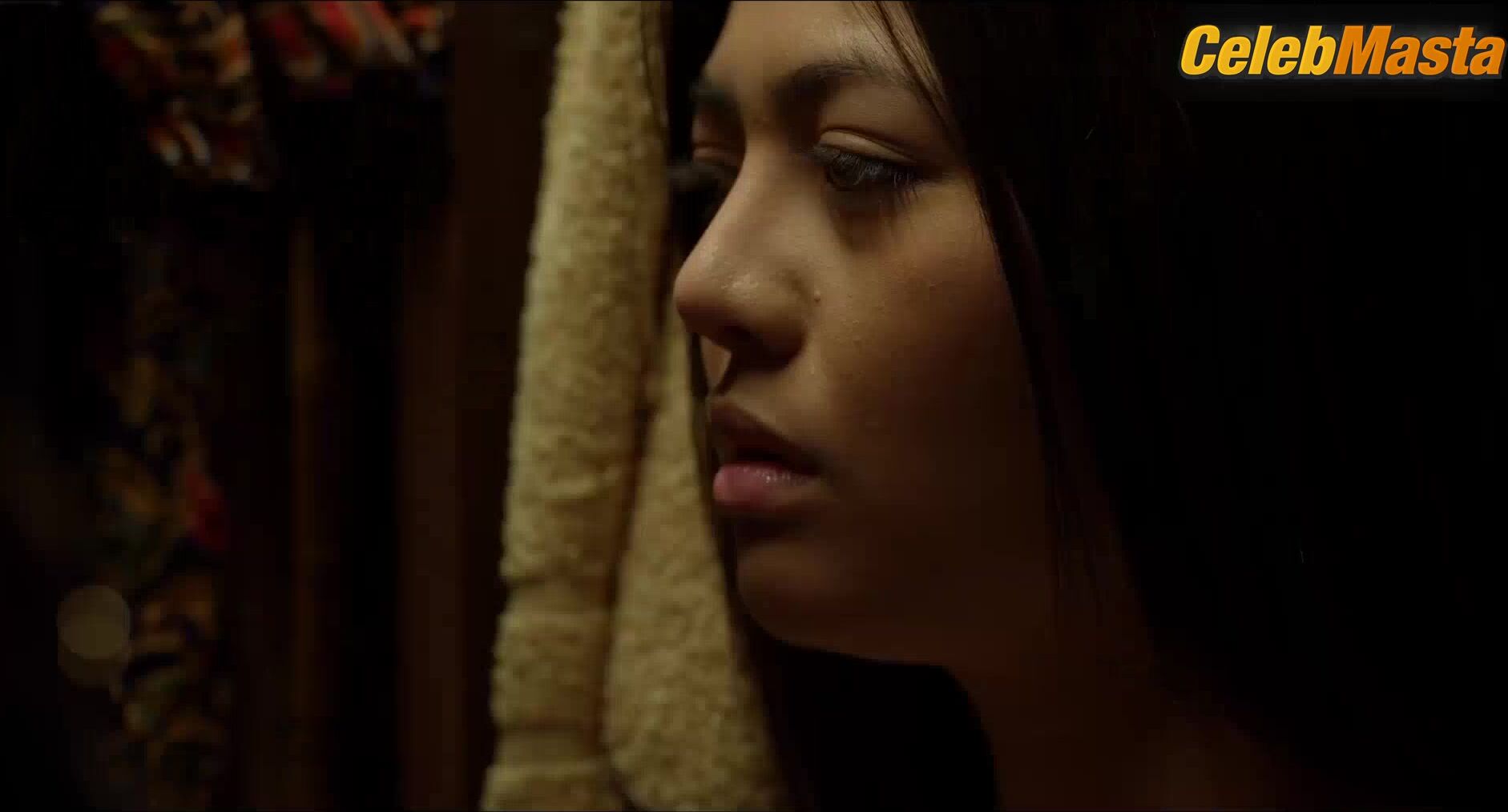 Jem Milton Reveals Ass, Tits Scene In Paupahan - Photo 2 of 5 photo 4