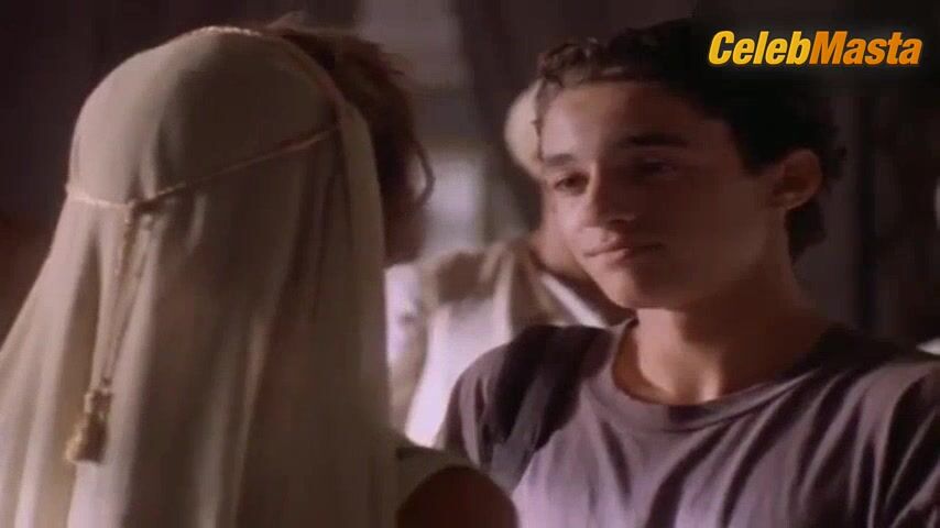 Rhona Mitra Underwear Scene From A Kid In Aladdins Palace - Photo 1 of 5 photo 5