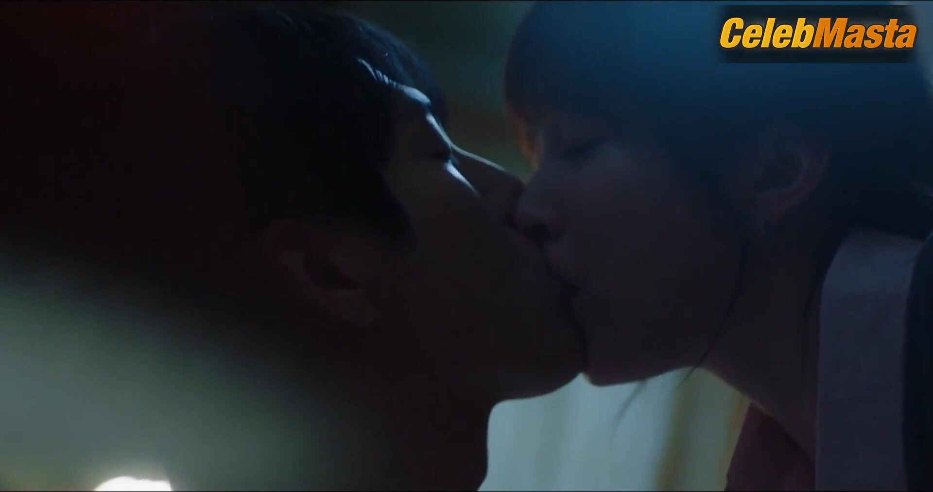 Ahn Hee-yeon Flaunts Sexy Scene In Hit The Spot - Photo 2 of 5 photo 4
