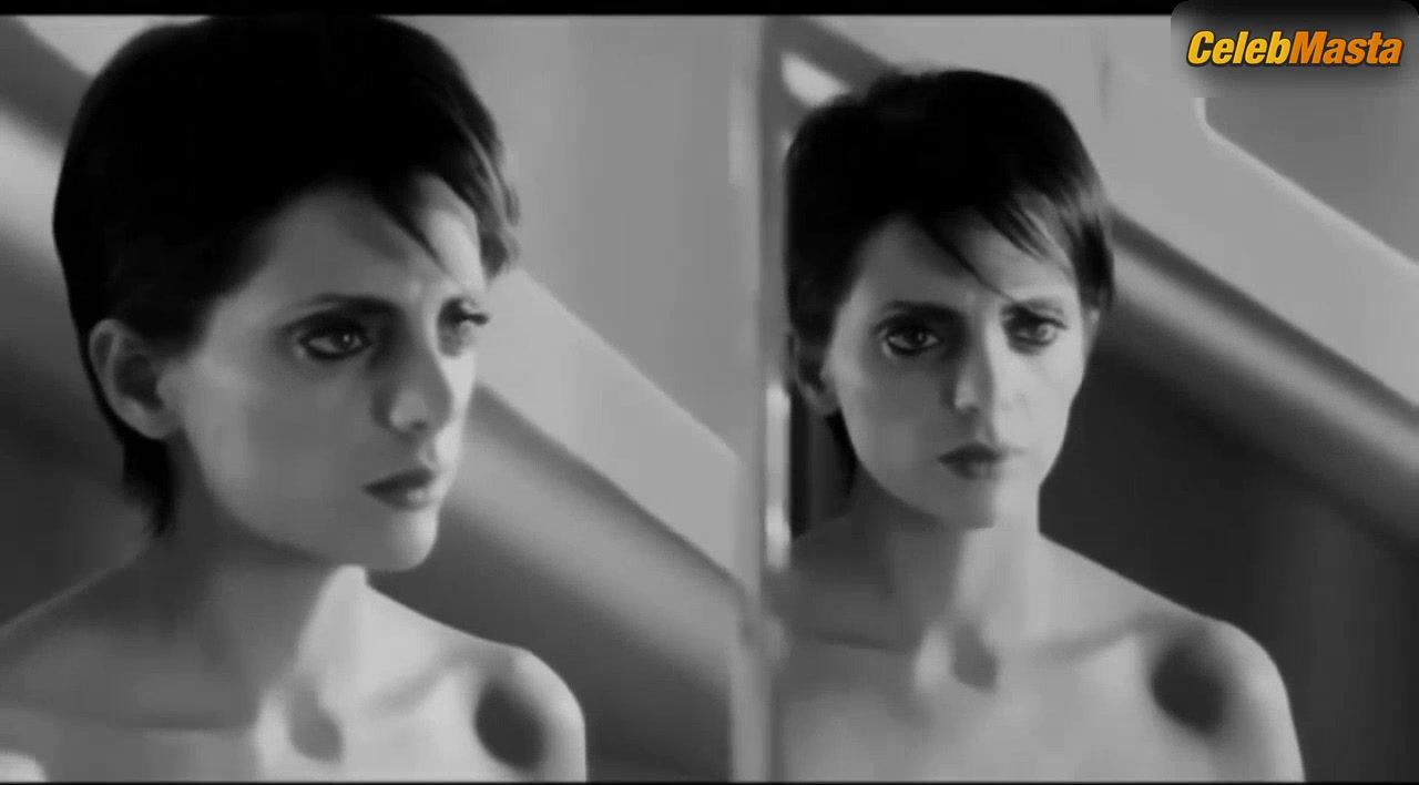 Macarena Gomez Tits Scene From La Nina - Photo 2 of 5 photo 1