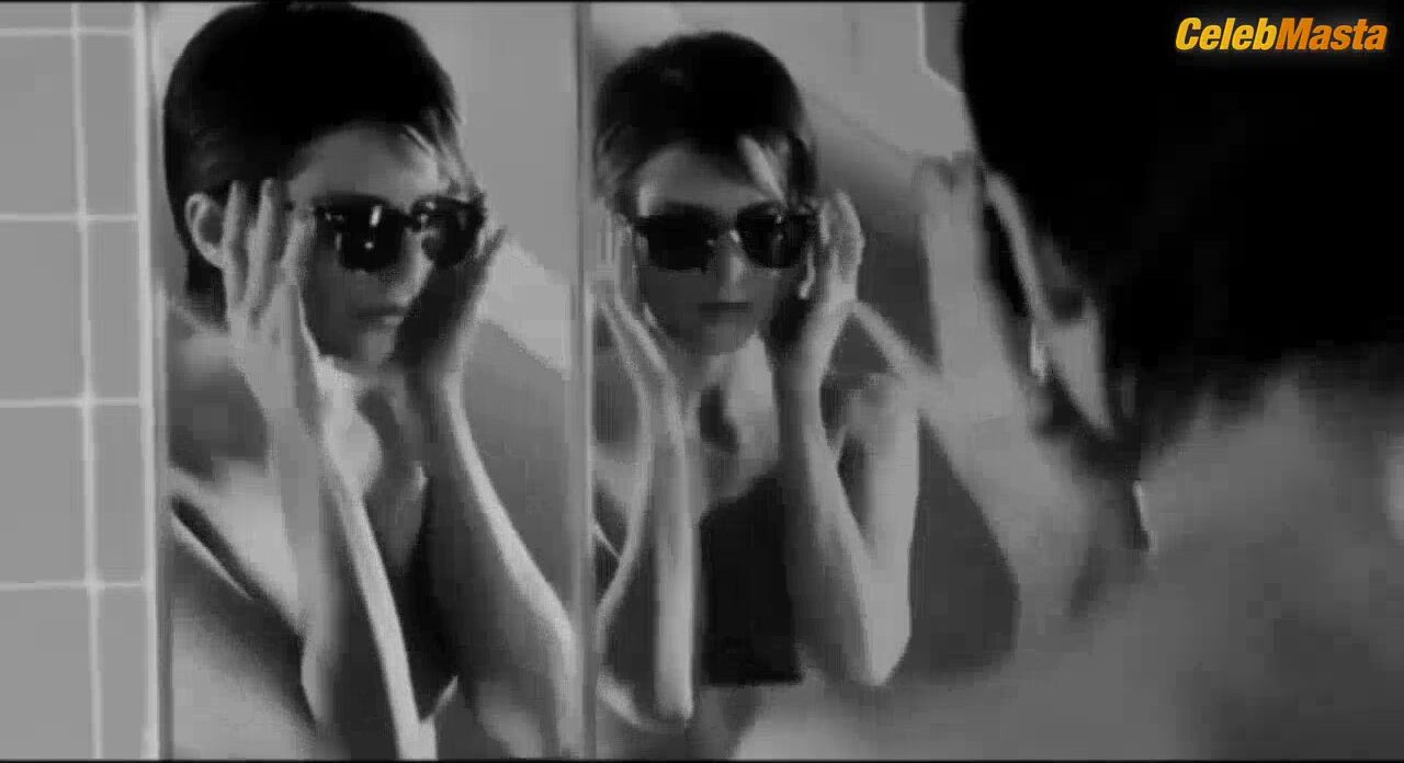 Macarena Gomez Tits Scene From La Nina - Photo 2 of 5 photo 4