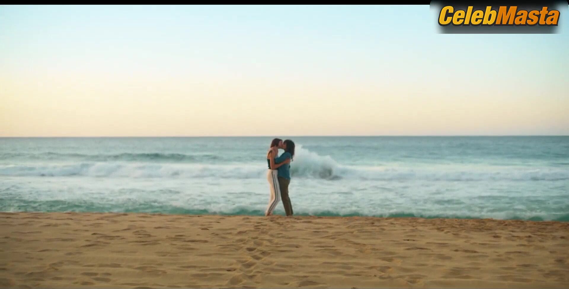 Carla Gugino And Gaite Jansen’s Lesbian Scene In - Photo 1 of 5